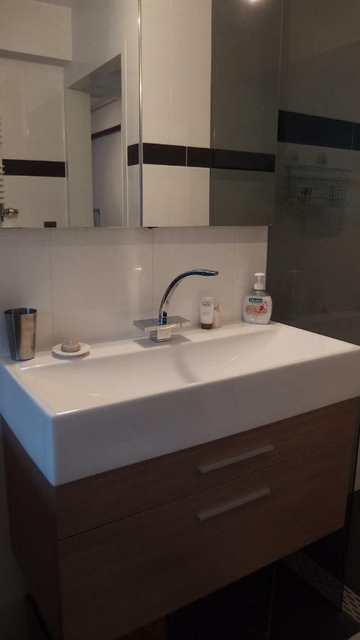 De Notenbalk Aan Zee Bed & Breakfast Vlissingen Bagian luar foto